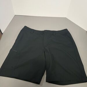 Magellan Outdoors Black Cargo Shorts size 36